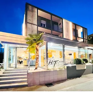 https://hotel-tirsus.emilia-romagnahotels.net