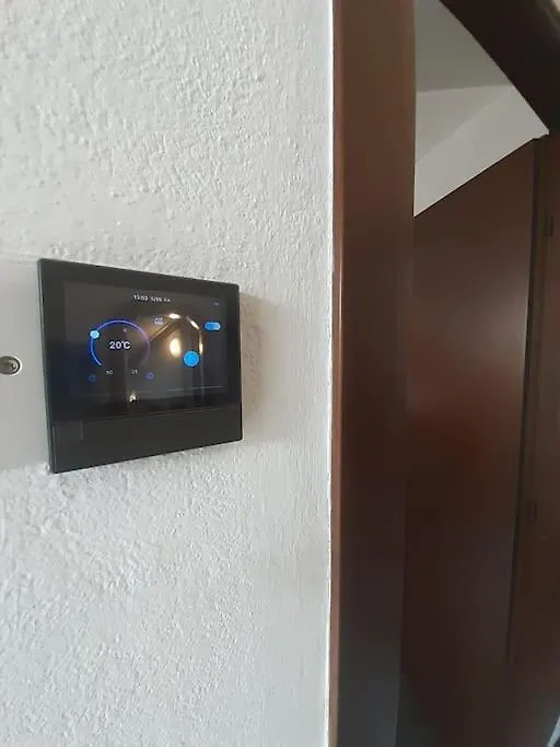 Monolocale Piano Alto Luminoso Pochi Minuti Metro Rossa Milano Apartment