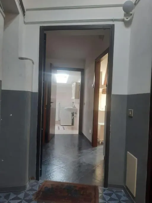 Monolocale Piano Alto Luminoso Pochi Minuti Metro Rossa Milano Apartment 0*, Milan Italy