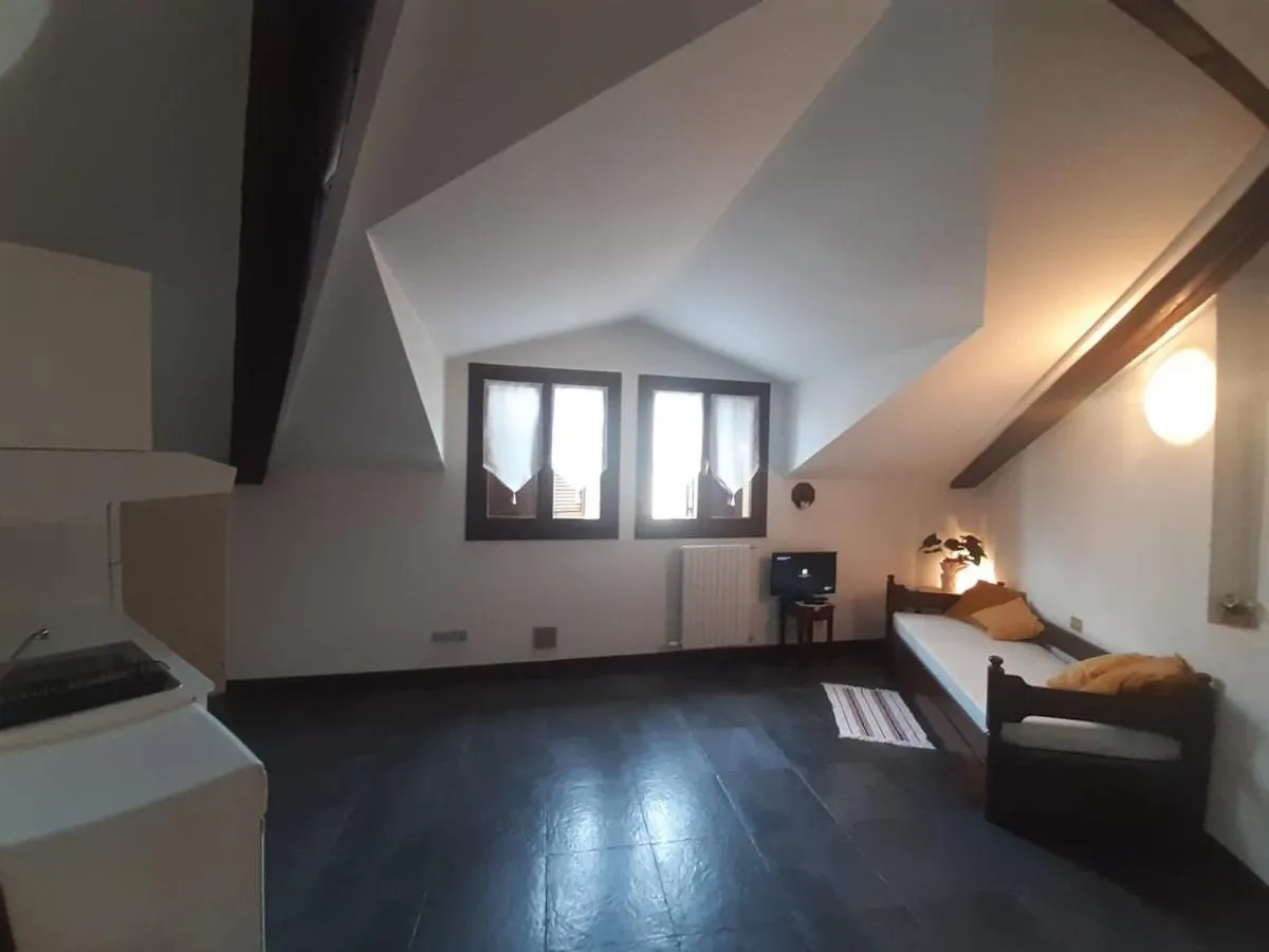 Monolocale Piano Alto Luminoso Pochi Minuti Metro Rossa Milano Apartment