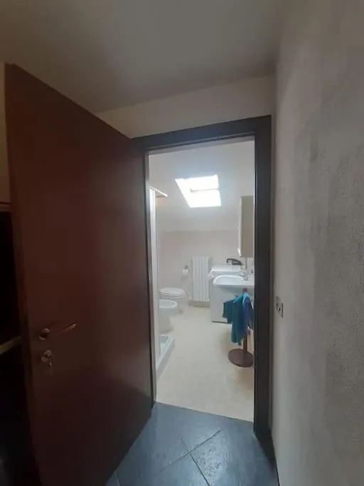 Monolocale Piano Alto Luminoso Pochi Minuti Metro Rossa Milano Apartment